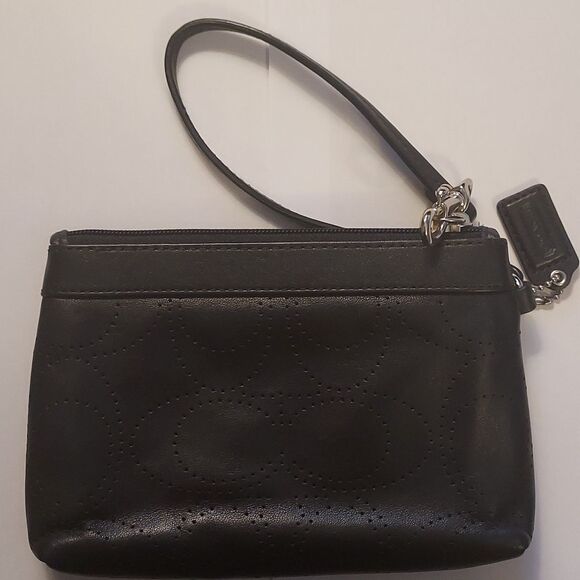 Coach black leather wristlet wallet signature kissing C leather - Picture 5 of 12